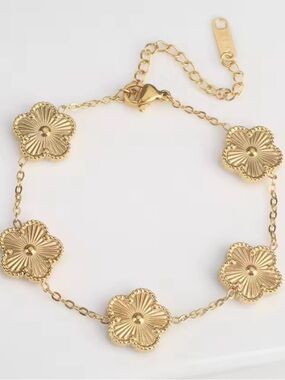 Kohls Gold Floral Link Bracelet
